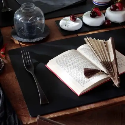 placemats-45x30-cm-single-piece-black-bull-4